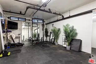 403 N Palm Dr, Beverly Hills, CA 90210 - Photo 28