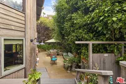 31875 Sea Level Dr, Malibu, CA 90265 - Photo 10