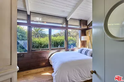 31875 Sea Level Dr, Malibu, CA 90265 - Photo 16