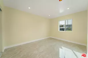 22241 Wyandotte St, Canoga Park, CA 91303 - Photo 12