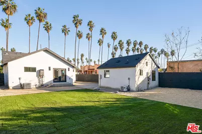 4617 10th Ave, Los Angeles, CA 90043 - Photo 32