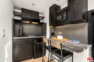 1782 Viewmont Dr, Los Angeles, CA 90069 - Photo 62