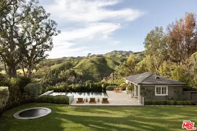 1319 Amalfi Dr, Pacific Palisades, CA 90272 - Photo 1