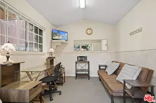 11538 La Maida St, Valley Village, CA 91601 - Photo 44