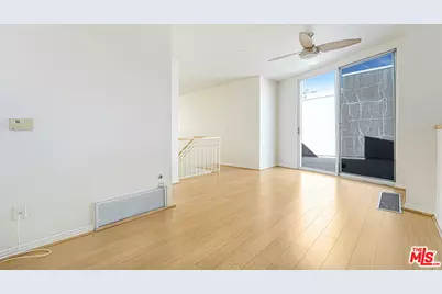 171 N Church Ln #Ph10, Los Angeles, CA 90049 - Photo 18