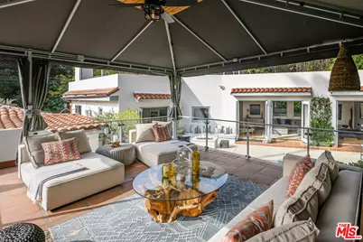 8701 Wonderland Park Ave, Los Angeles, CA 90046 - Photo 22