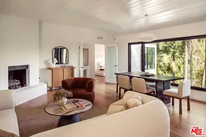 5692 Holly Oak Dr, Los Angeles, CA 90068 - Photo 10