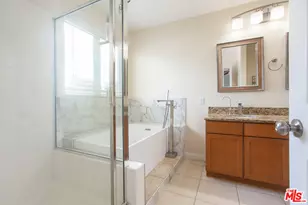 12870 Four Palms Ln, Sylmar, CA 91342 - Photo 14