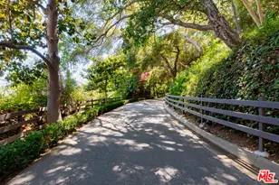 2041 Mandeville Canyon Rd, Los Angeles, CA 90049 - Photo 4