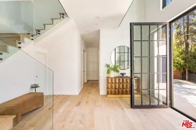 16815 Shileno Pl, Encino, CA 91436 - Photo 2