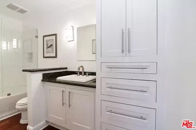 740 N Kings Rd #320, West Hollywood, CA 90069 - Photo 20