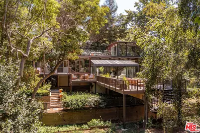 681 Brooktree Rd, Santa Monica, CA 90402 - Photo 2