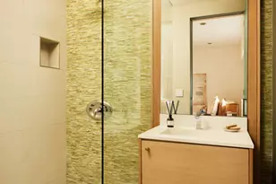 1700 Queens Ct, Los Angeles, CA 90069 - Photo 32