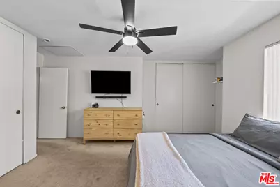 19124 Hamlin St #4, Reseda, CA 91335 - Photo 20