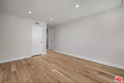 10751 Wilshire Blvd #909, Los Angeles, CA 90024 - Photo 14