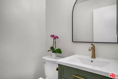 10751 Wilshire Blvd #909, Los Angeles, CA 90024 - Photo 12