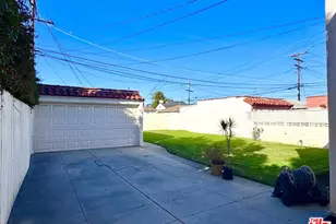 8621 S Wilton Pl, Los Angeles, CA 90047 - Photo 6