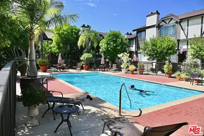 19355 Sherman Way #42, Reseda, CA 91335 - Photo 22