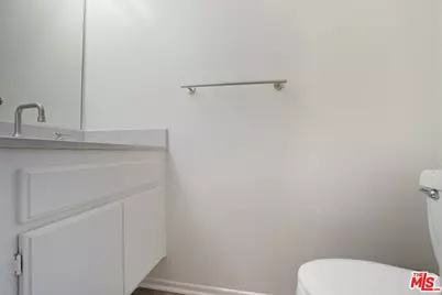 19355 Sherman Way #42, Reseda, CA 91335 - Photo 16