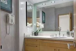 201 Ocean Ave, Santa Monica, CA 90402 - Photo 6