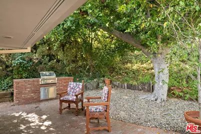 10853 Via Verona St, Los Angeles, CA 90077 - Photo 38