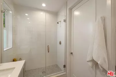 1741 S Marvin Ave, Los Angeles, CA 90019 - Photo 26