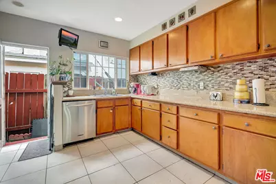 900 N Spaulding Ave, West Hollywood, CA 90046 - Photo 24