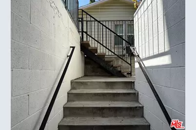 1001 Orange Grove Ave, Glendale, CA 91205 - Photo 10