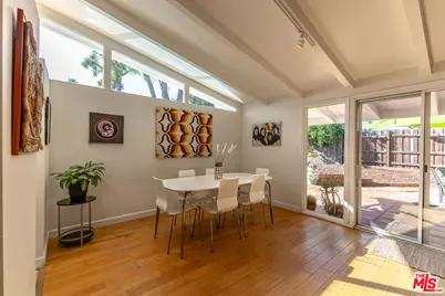 6505 Hatillo Ave, Woodland Hills, CA 91367 - Photo 10