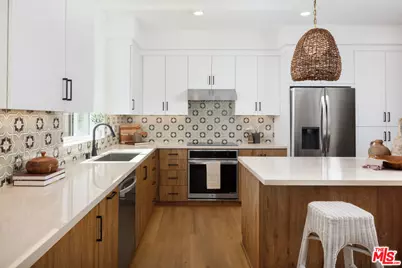 1672 Coral Sea Ln, Los Angeles, CA 90732 - Photo 6