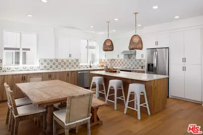 1672 Coral Sea Ln, Los Angeles, CA 90732 - Photo 4