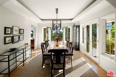 7050 La Presa Dr, Los Angeles, CA 90068 - Photo 12