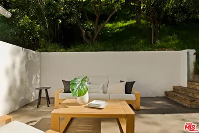 1518 N Beverly Dr, Beverly Hills, CA 90210 - Photo 32