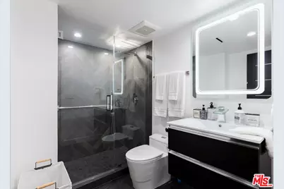 18721 Hatteras St #10, Tarzana, CA 91356 - Photo 26