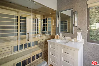 8080 Laurel View Dr, Los Angeles, CA 90069 - Photo 20