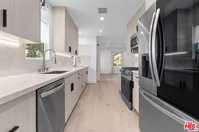 1901 S Point View St, Los Angeles, CA 90034 - Photo 8