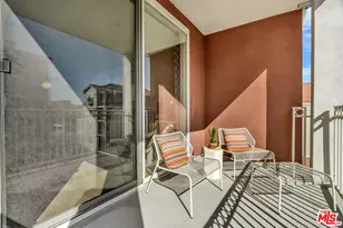 3740 Santa Rosalia Dr, Los Angeles, CA 90008 - Photo 22