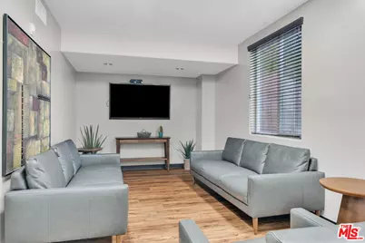 3740 Santa Rosalia Dr #302, Los Angeles, CA 90008 - Photo 30