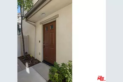 6840 De Celis Pl #25, Van Nuys, CA 91406 - Photo 2
