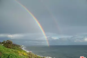 25648 Timpangos Dr, Calabasas, CA 91302 - Photo 74