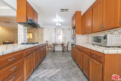 13361 Truesdale St, Panorama City, CA 91402 - Photo 18