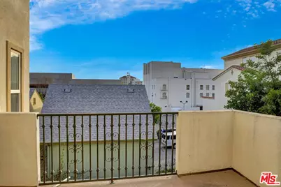 630 E Walnut St, Pasadena, CA 91101 - Photo 18