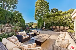 10212 Briarwood Dr, Los Angeles, CA 90077 - Photo 30