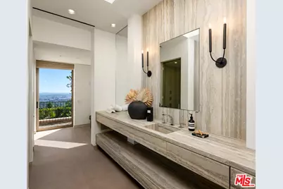 1016 N Hillcrest Rd, Beverly Hills, CA 90210 - Photo 24