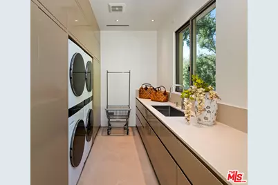 1016 N Hillcrest Rd, Beverly Hills, CA 90210 - Photo 34