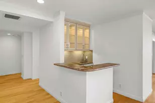 10724 Wilshire Blvd, Los Angeles, CA 90024 - Photo 4