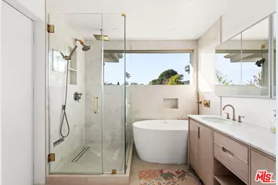 2767 La Cuesta Dr, Los Angeles, CA 90046 - Photo 6