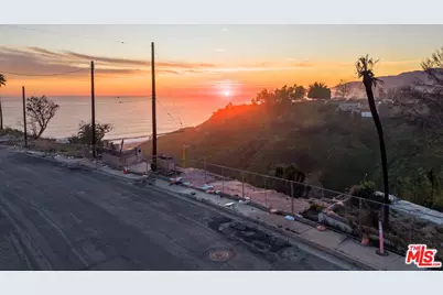 429 Puerto Del Mar, Pacific Palisades, CA 90272 - Photo 12