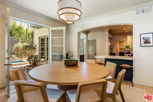 1136 N Doheny Dr, Los Angeles, CA 90069 - Photo 12