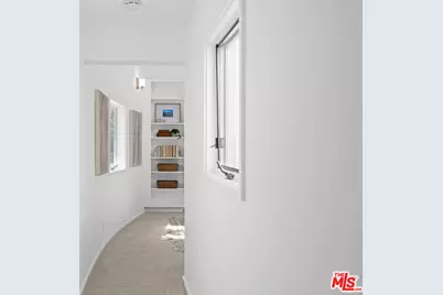 6969 Woodrow Wilson Dr, Los Angeles, CA 90068 - Photo 30